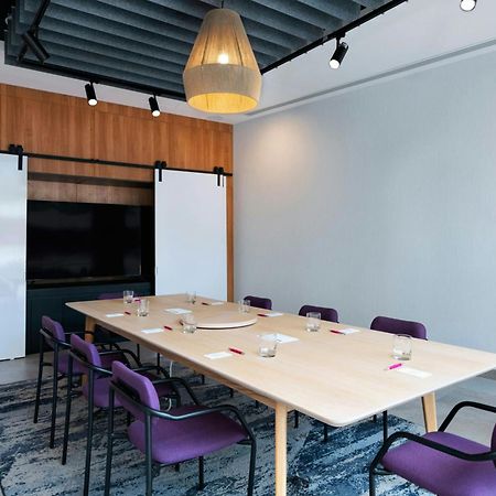 Aloft Playa Del Carmen Hotel Luaran gambar Meeting room at the University of Westminster