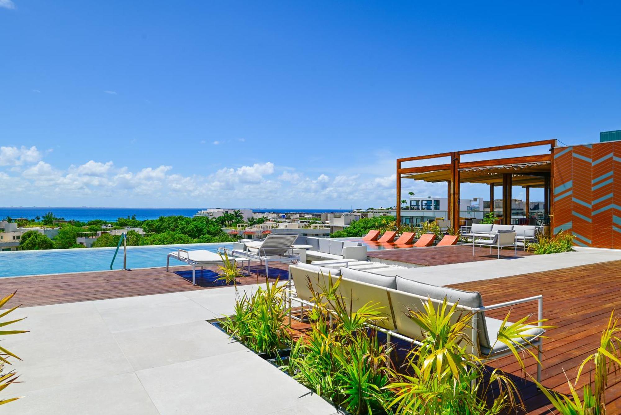 Aloft Playa Del Carmen Hotel Luaran gambar Rooftop pool at the Grand at Moon Palace