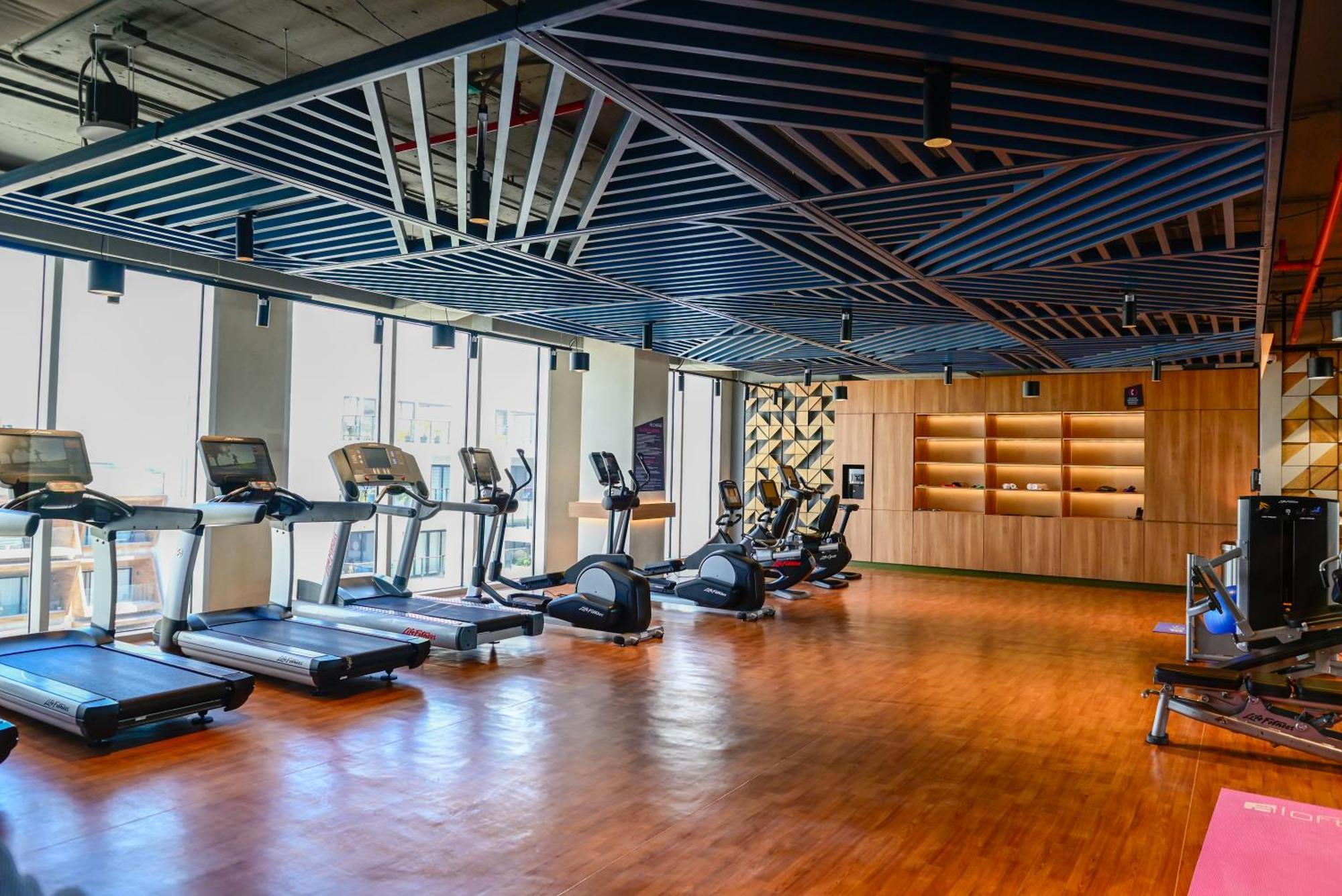 Aloft Playa Del Carmen Hotel Luaran gambar The gym at the 1018