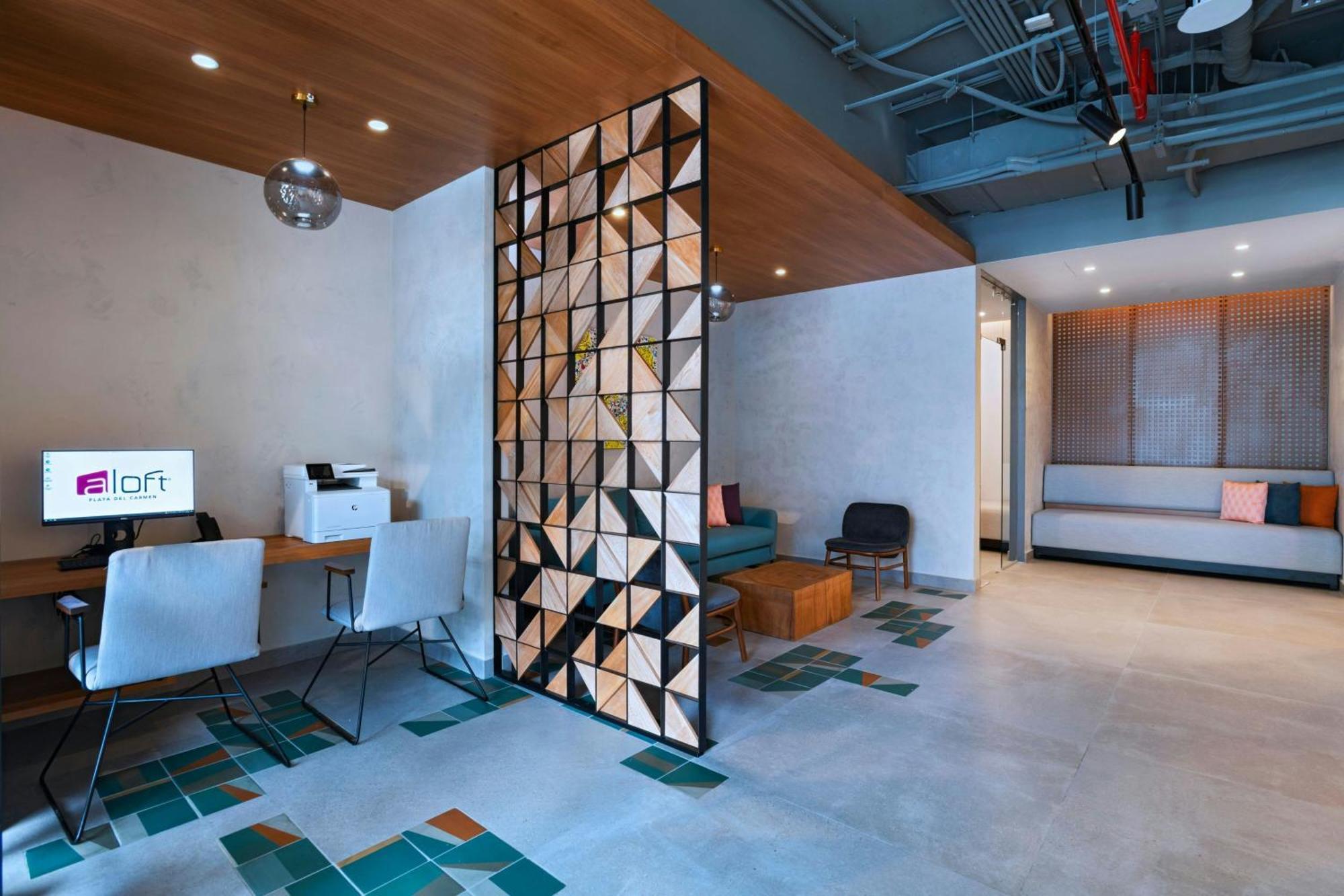 Aloft Playa Del Carmen Hotel Luaran gambar Interior of the hotel