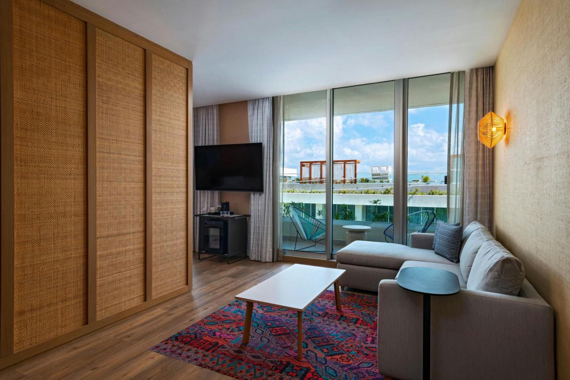 Aloft Playa Del Carmen Hotel Luaran gambar A suite at the W Miami