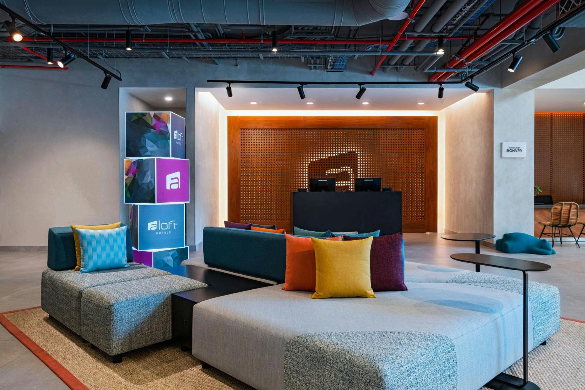 Aloft Playa Del Carmen Hotel Luaran gambar The lobby of the hotel
